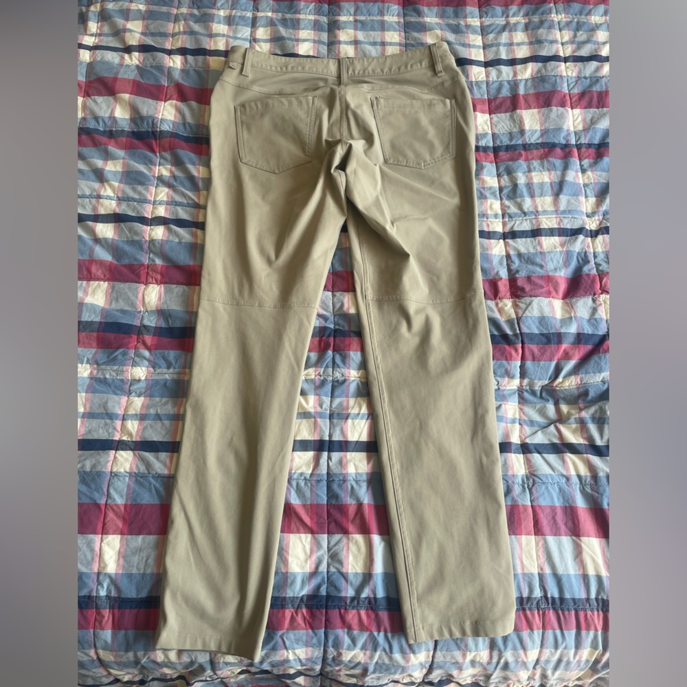 lululemon athletica Men's Beige Cargo Pants